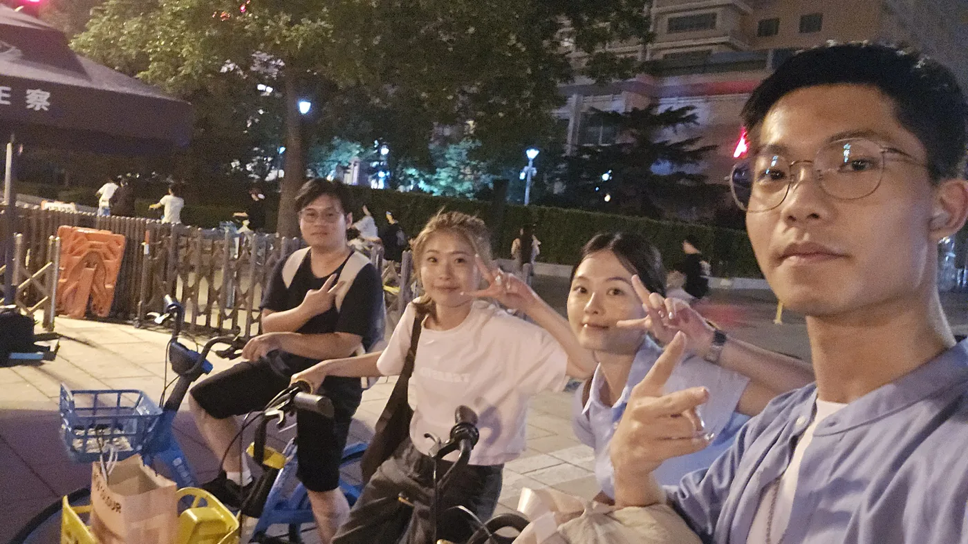 夜裡騎單車穿過長安街